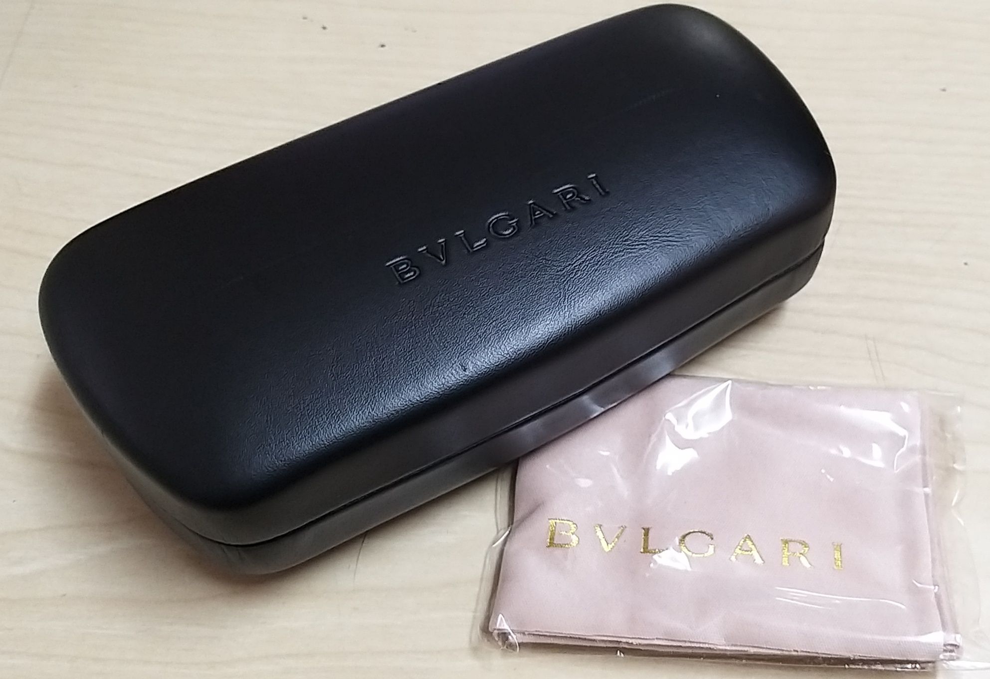 Caixa para Óculos Bvlgari.