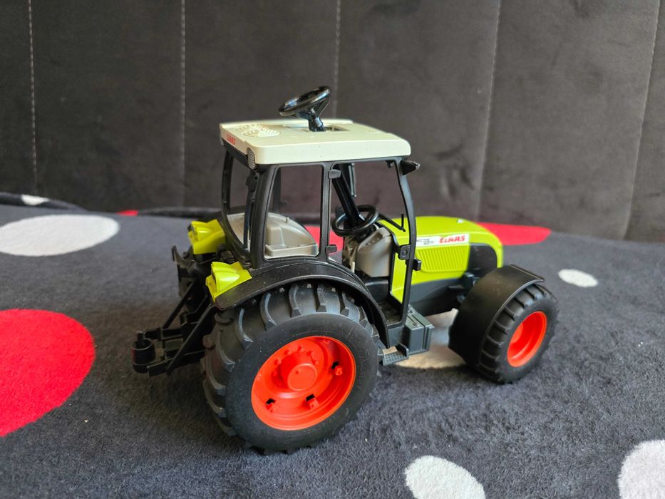 Bruder 02110 Traktor Claas Nectis