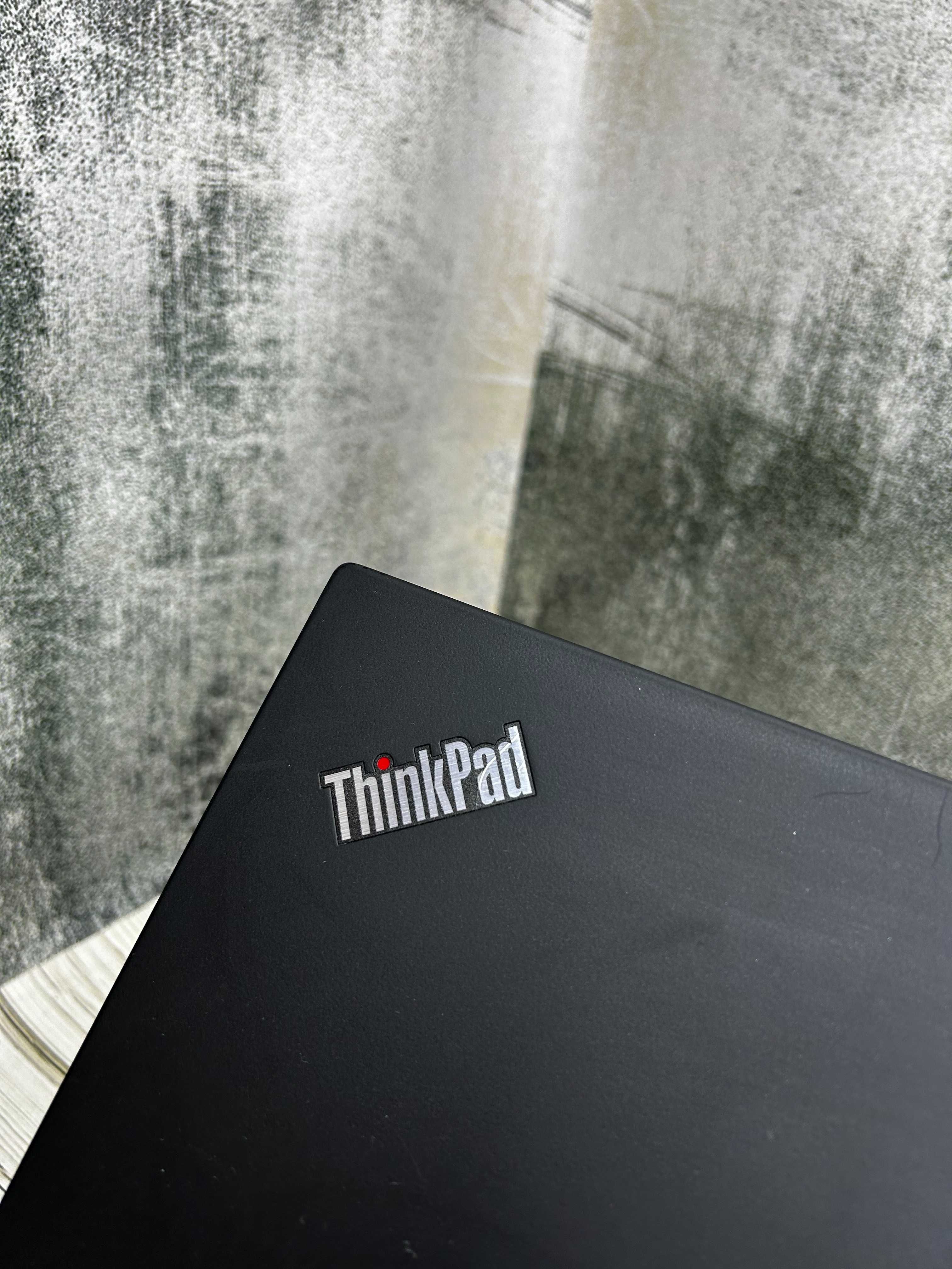 Ноутбук Lenovo ThinkPad P52s NVIDIA Quadro P500 2 GB\i7-8650U\SSD 256