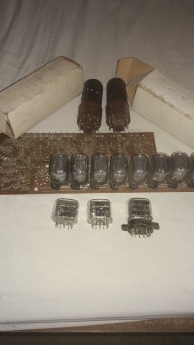 Продам радиолампы ин-12б,фэу-20.