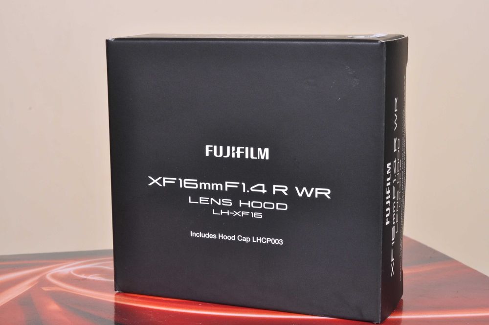 Parasol metálico Fuji para XF 16mm F: 1.4 WR. Novo.