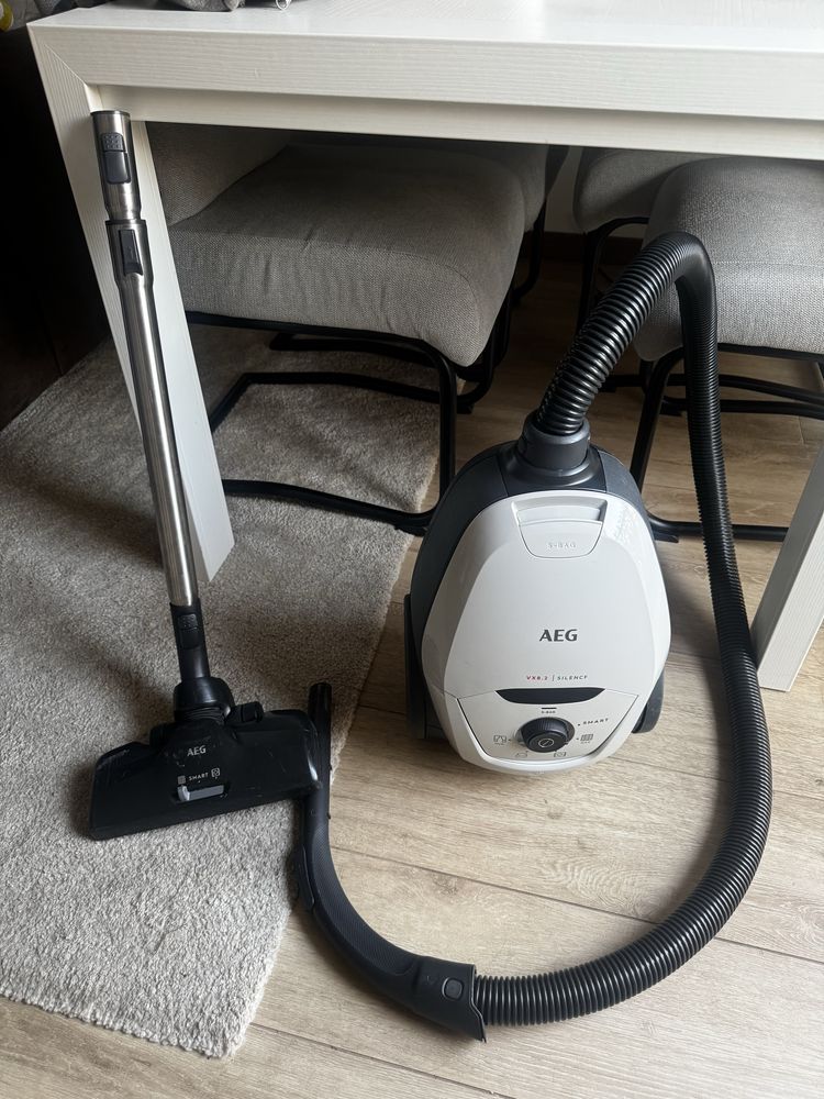 Aspirador AEG VX8.2 Silence