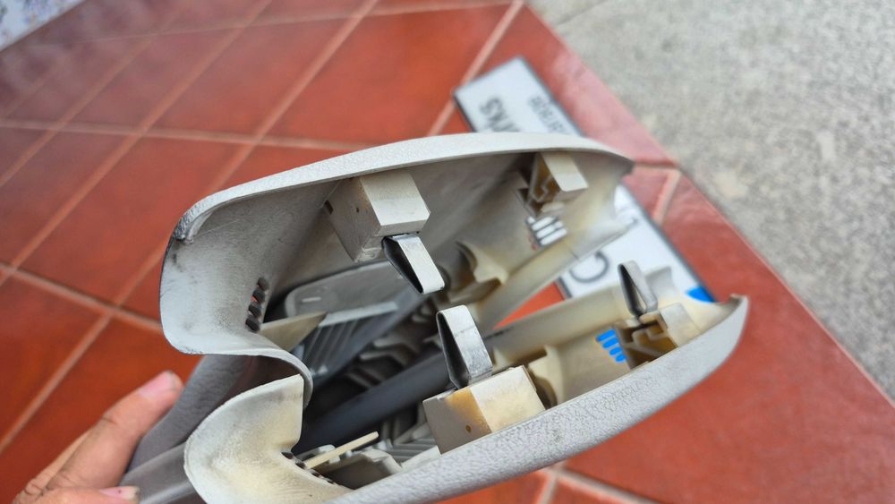 AUDI A4 B5 (8D)- Pilares B Originais em EXCELENTE ESTADO 1995 até 1999