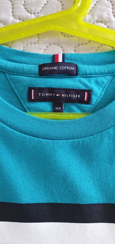 Tea shirt marca Tommy Hilfiger 14 anos