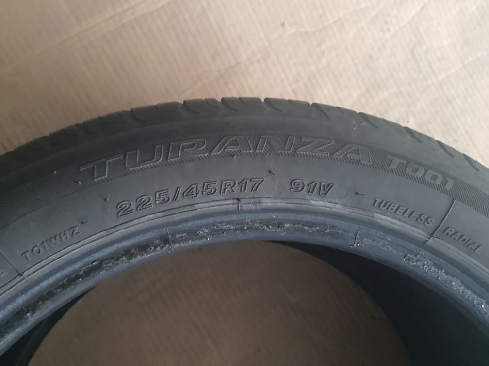 Cztery opony letnie BRIDGSTONE TURANZA T001  225/45R17