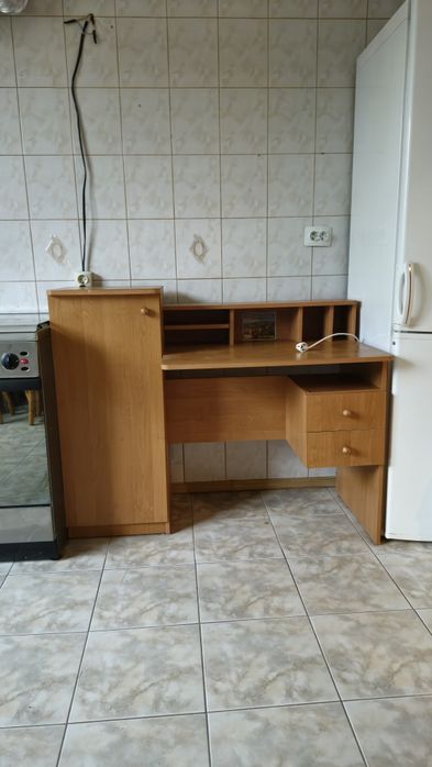 Продам стіл недорого