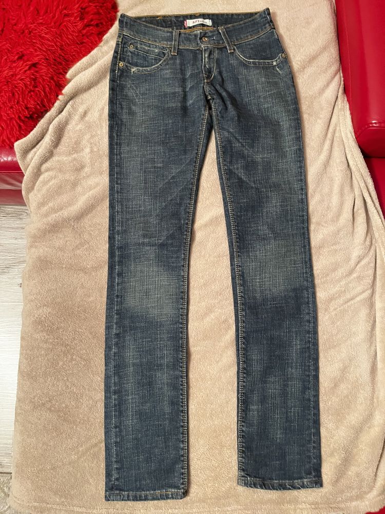 Levi’s 571 slim fit jeansy