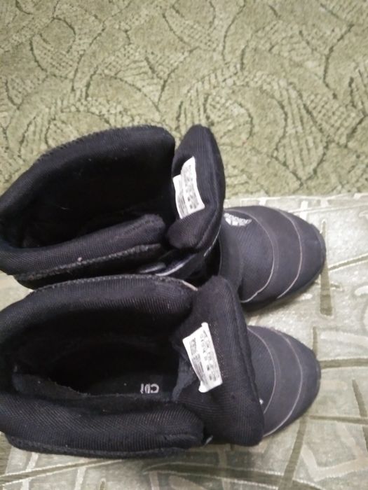 Продам детские зимние сапожки