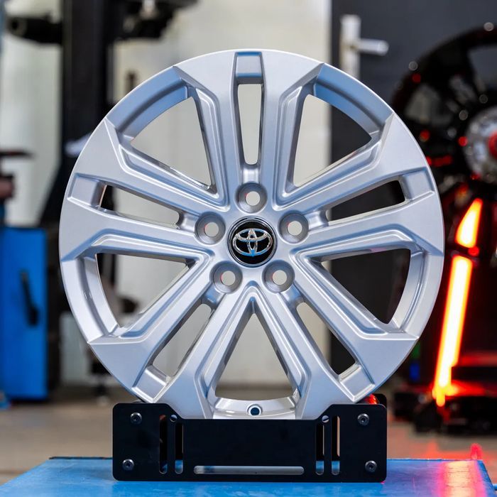 NOWE ORYGINALNE Felgi Toyota 18" Camry Avensis Auris Corolla Yaris Cr