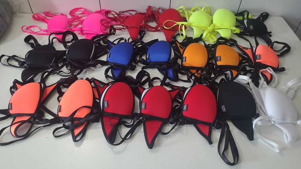 Biquini molde fita adesiva.