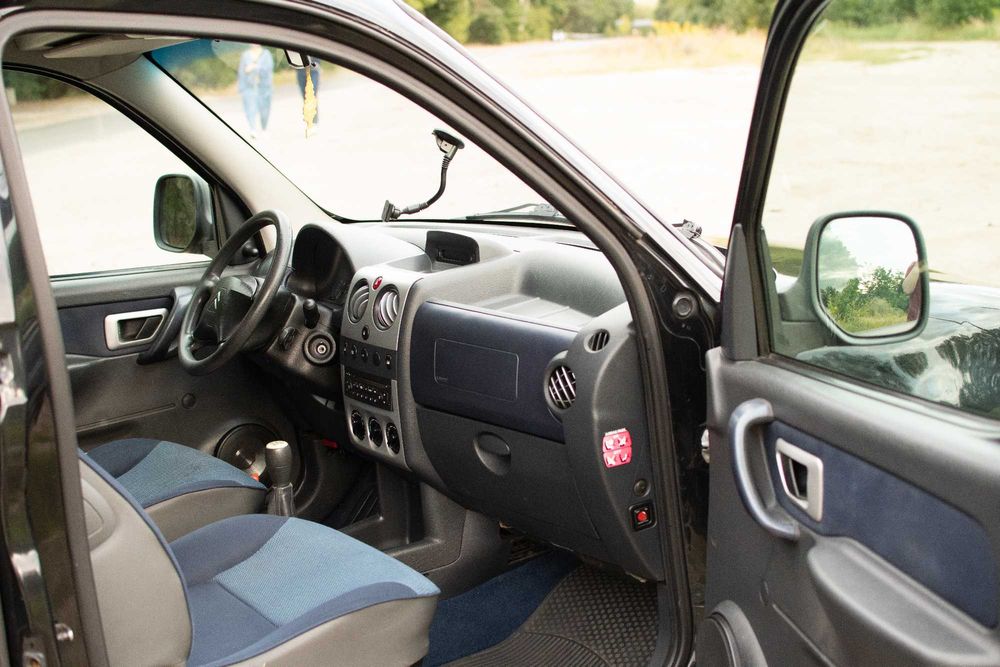 Citroën Berlingo Multispace 2004 r. 1.6 16v 109km