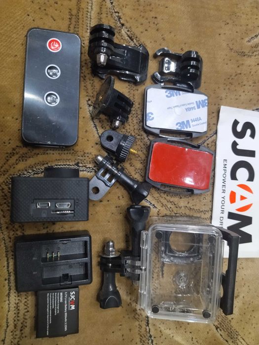 Экшн-видеокамера SJCAM SJ4000 WiFi 4K + доп. зарядка, аккумулятор