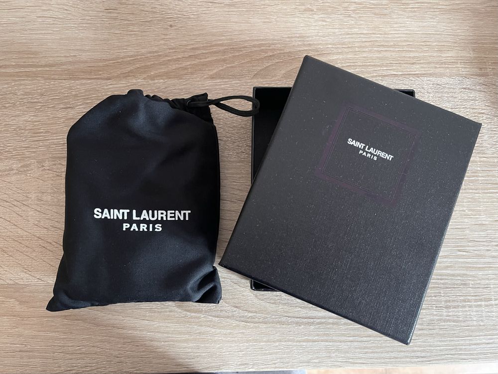 Carteira Yves Saint Laurent Small Monogram Envelope Preto