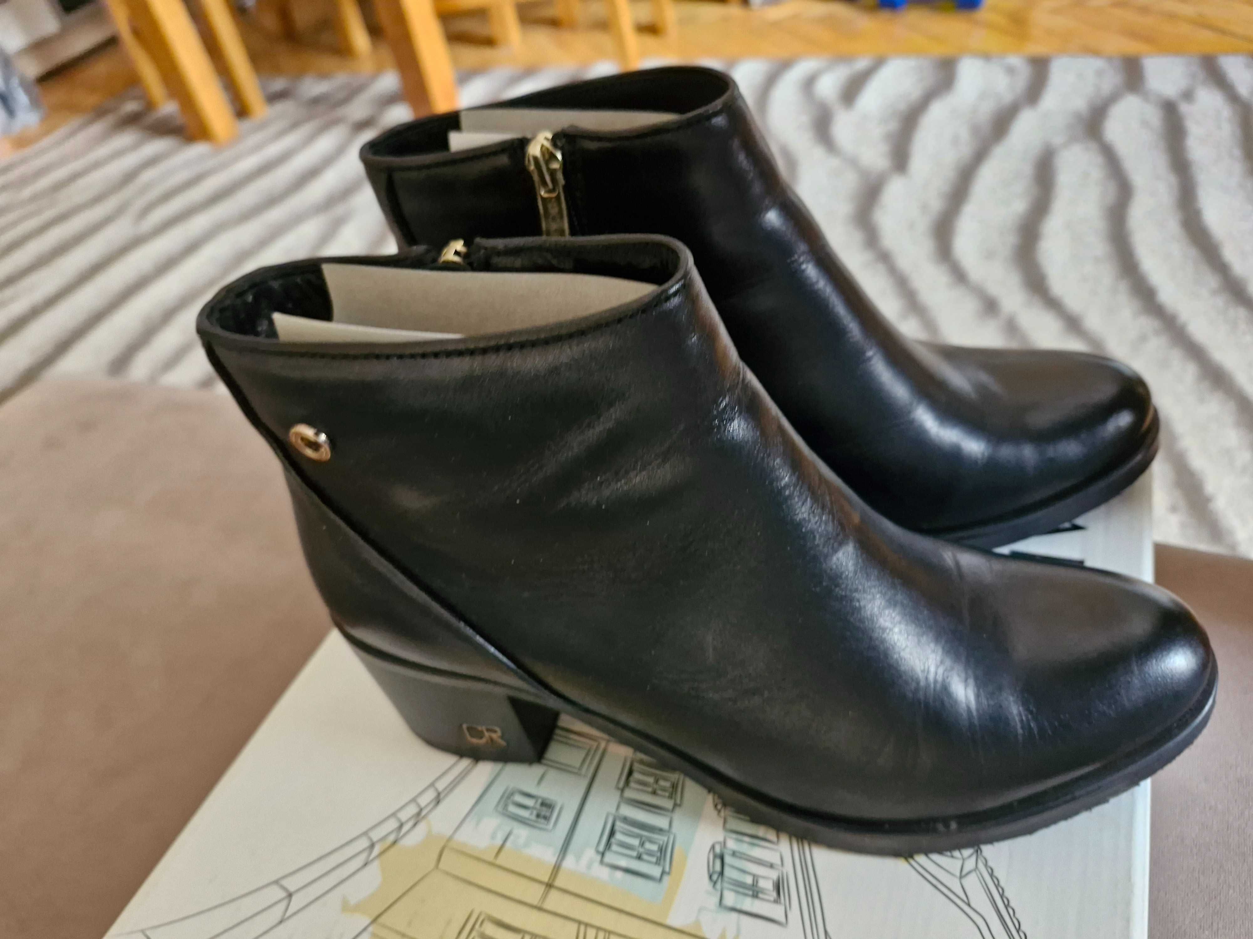 buty Carinii r. 38