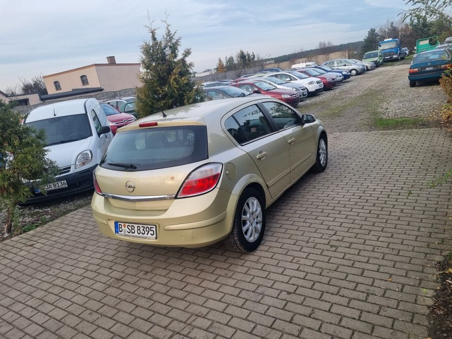 Śliczna astra z Niemiec od 1właściciela  18 bendzyna  125 koni