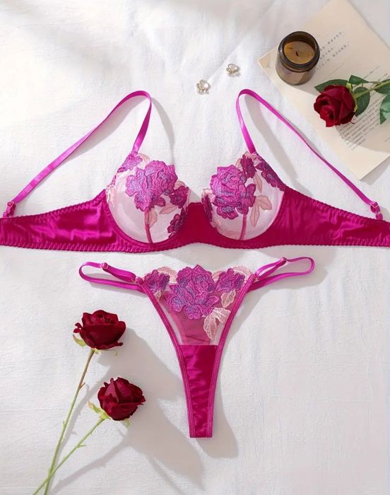 Сексуальна нижня білизня - бюсти, комплекти, пенюар, топи