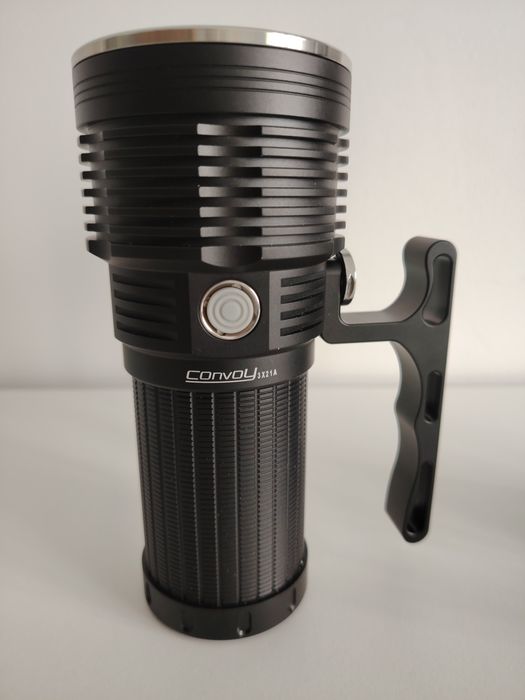 Convoy 3×21A – Lanterna Tática Super Potente + 3×21700 Molicel P42A