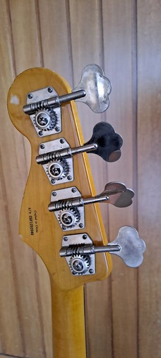 Baixo Fender Jazz Bass