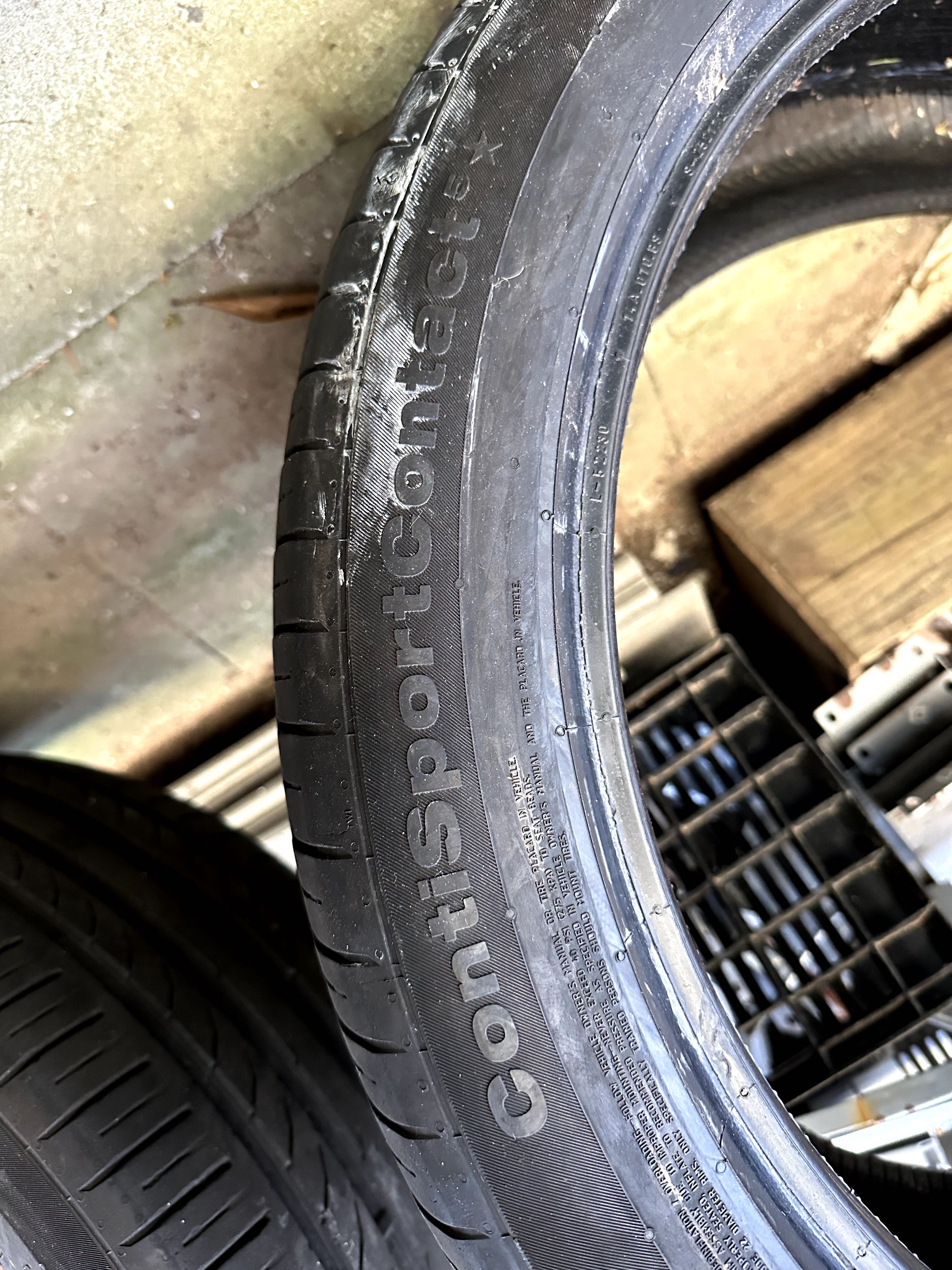 Pneus continental 255/45 r22 e 285/40 r22