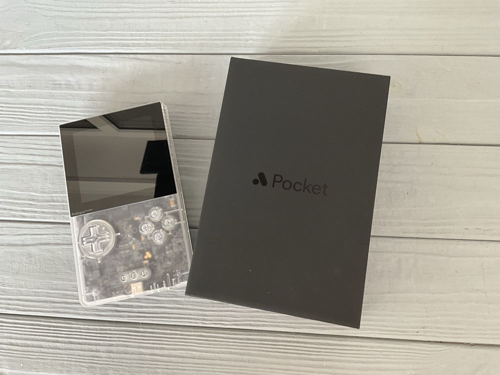 analogue pocket  transparent clear
