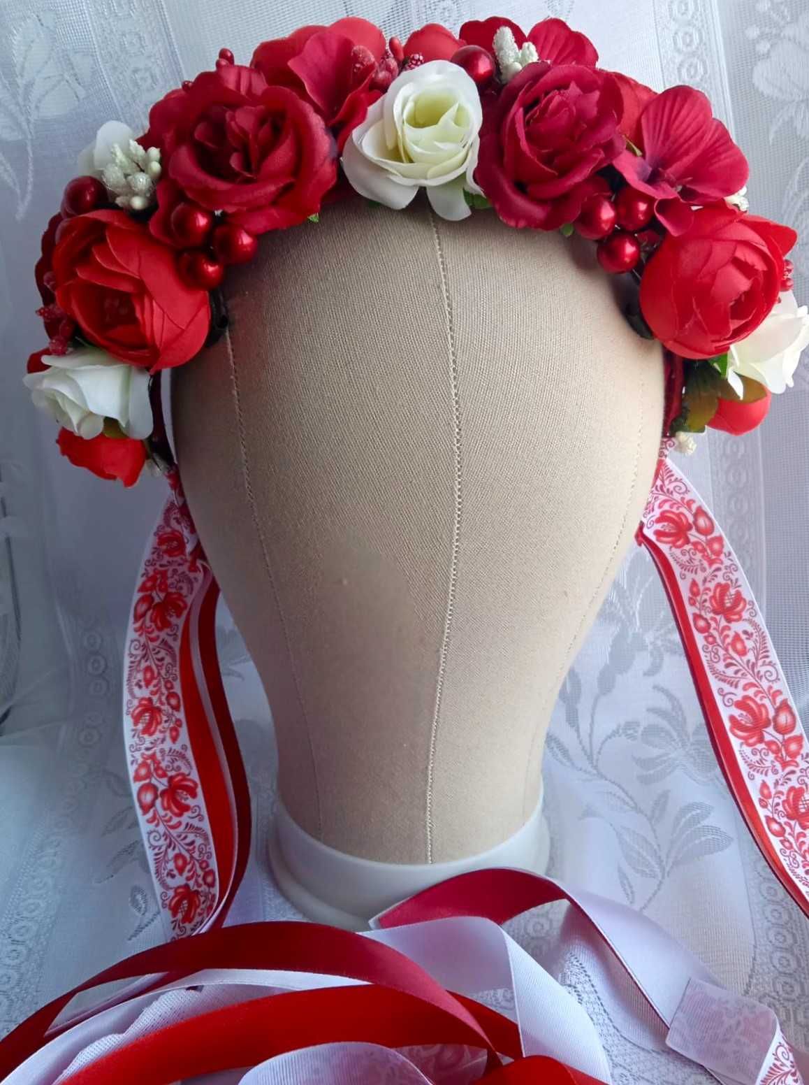 Український віночок зі стрічками, червоний