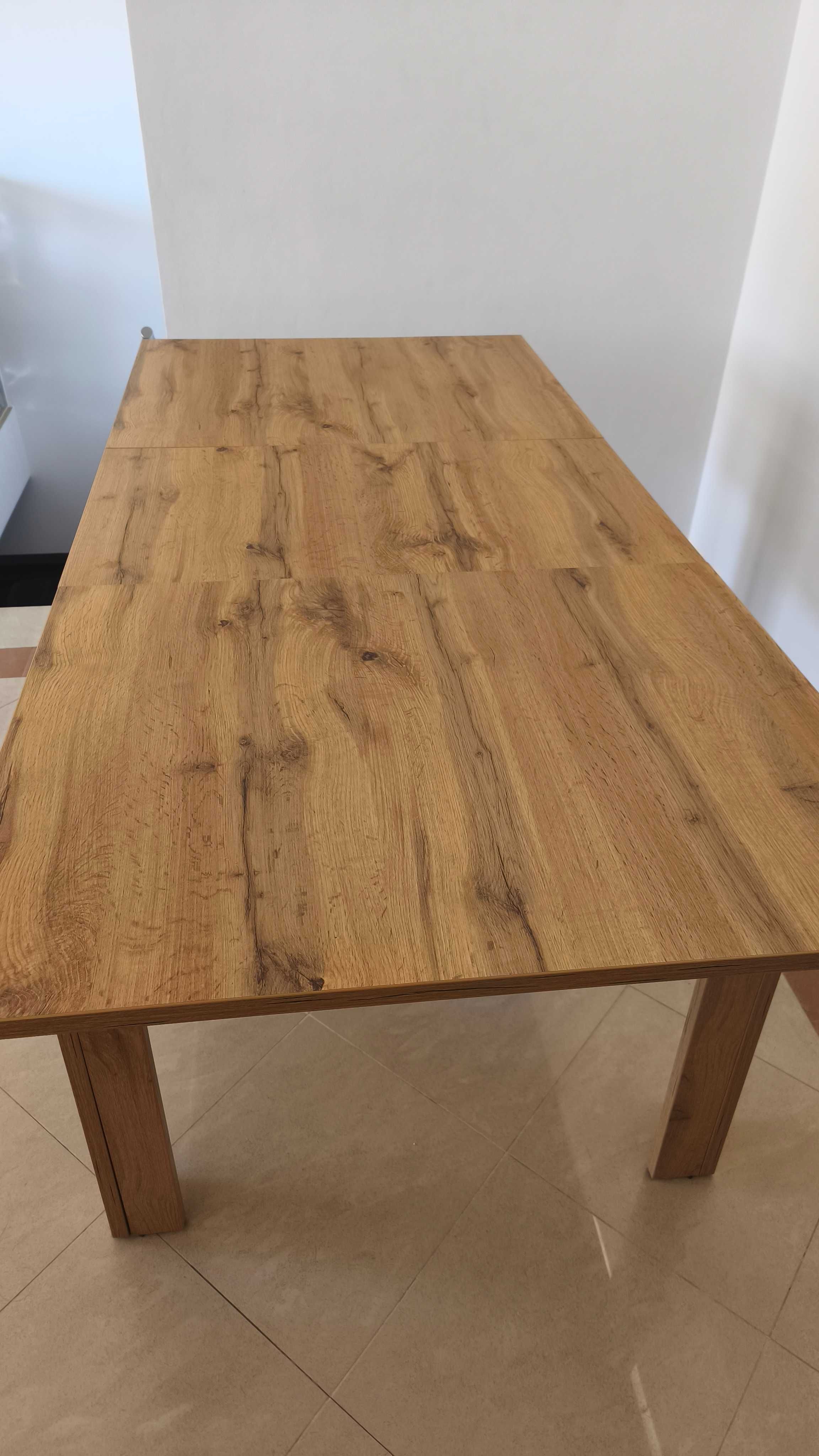 Mesa de jantar retangular extensível