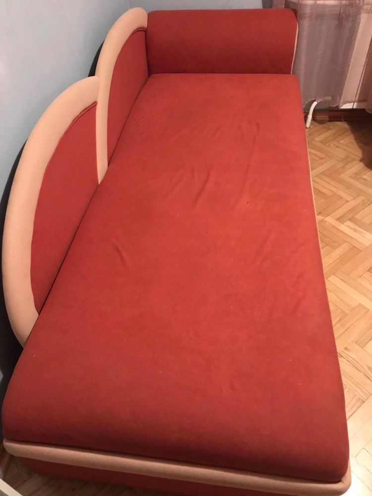 Łóżko młodzieżowe jednoosobowe