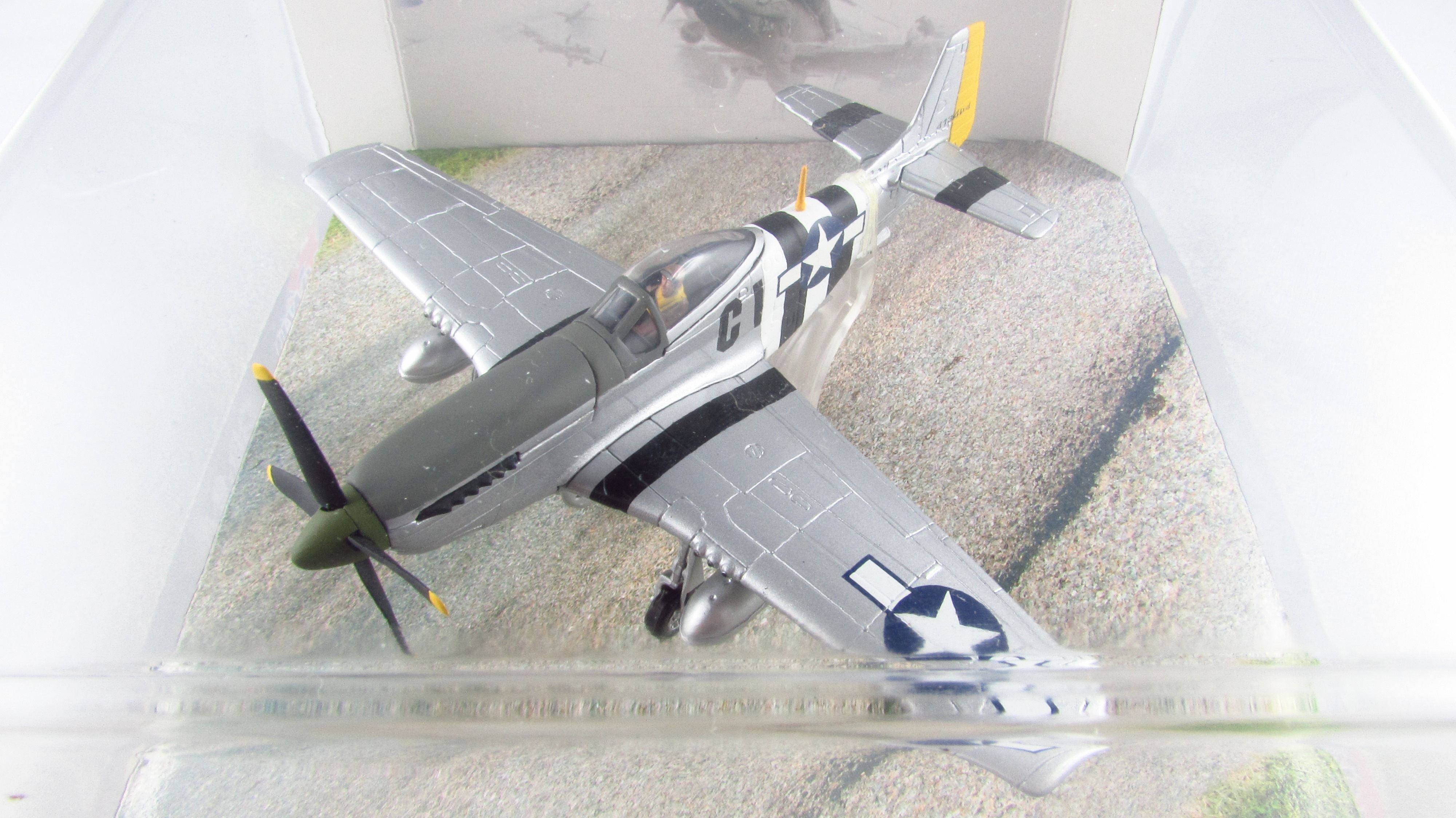 CORGI - P-51D Mustang Metalowy Model Samlot Myśliwiec 1:72