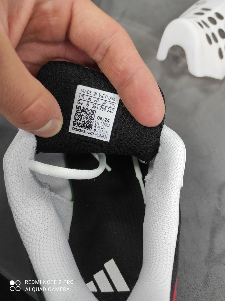 ОРИГІНАЛ 100% Кросівки Adidas Взуття для тенісу Courtflash JI2447 39