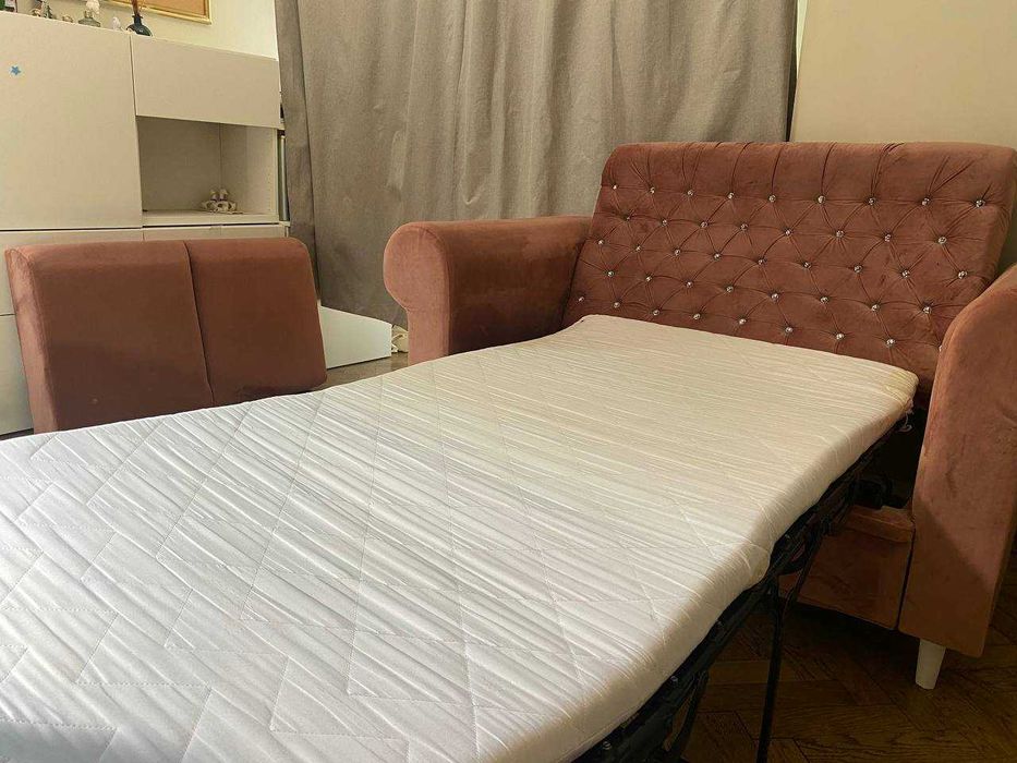 Różowa welurowa sofa rozkładana| Terminowo sprzedam!!!