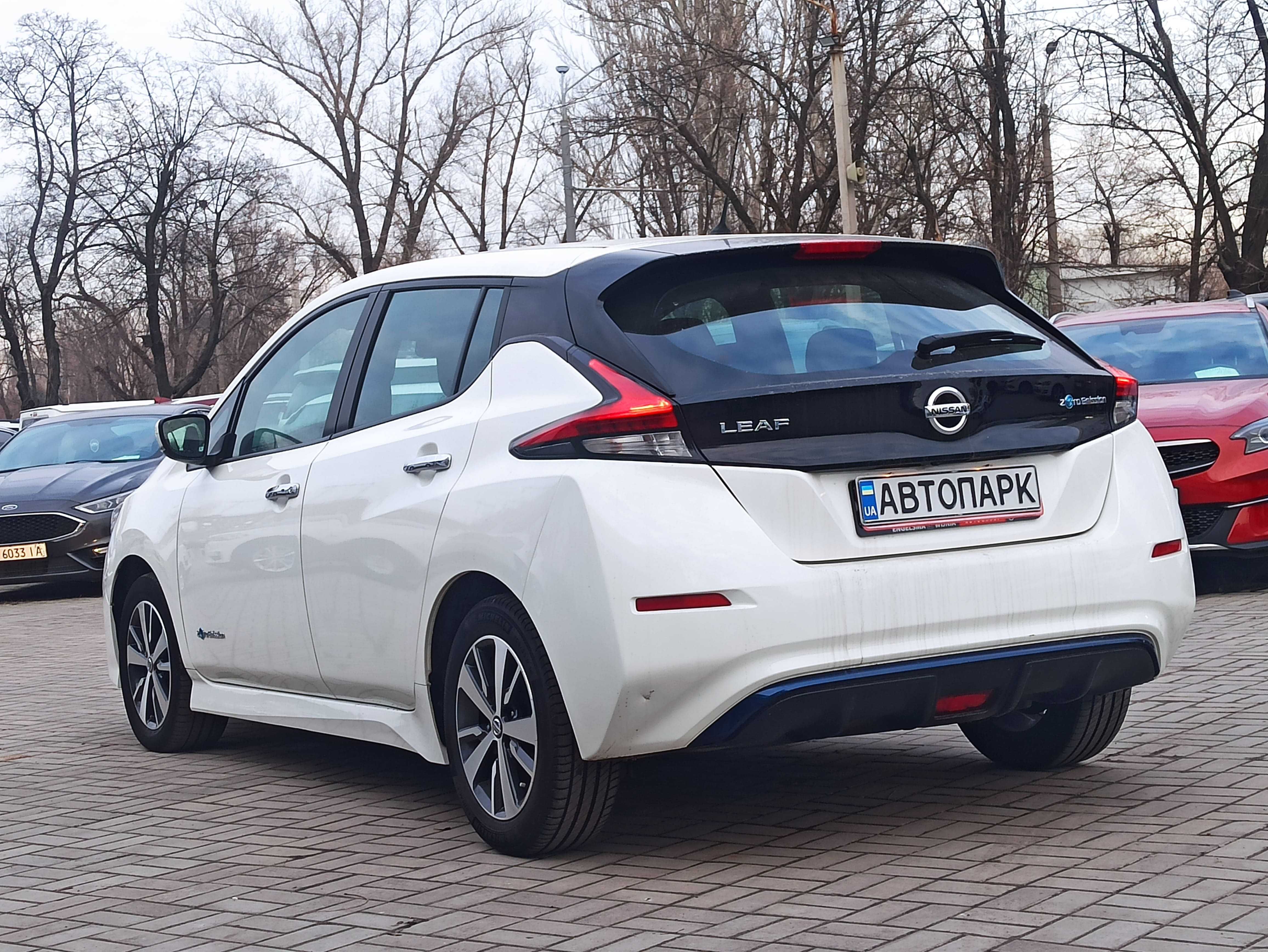 Nissan Leaf 2019 року