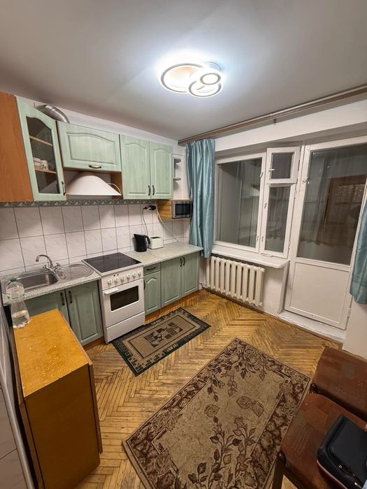 Продаж 1к.кв-ри. вул. Пулюя 50000 дол. США. Цегла! Торг