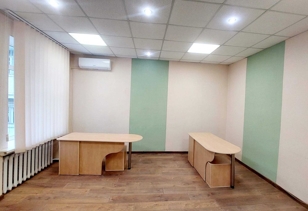 Грушевського 28/2. Метро Арсенальна, Хрещатик. Офіс 76кв.м