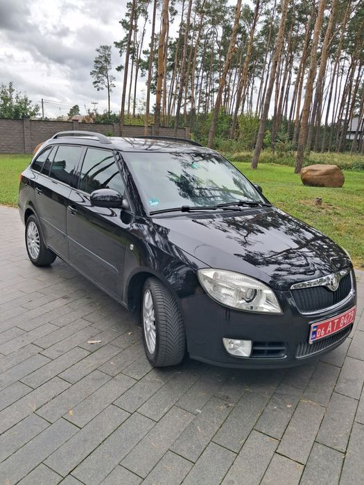 Продається автомобіль Шкода Фабія 2009 року.