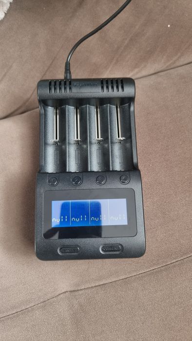 Ładowarka akumulatorów Zenflare C4