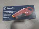 Mały Odkurzacz ręczny do samochodu Electrolux Rapido ZB6106WR