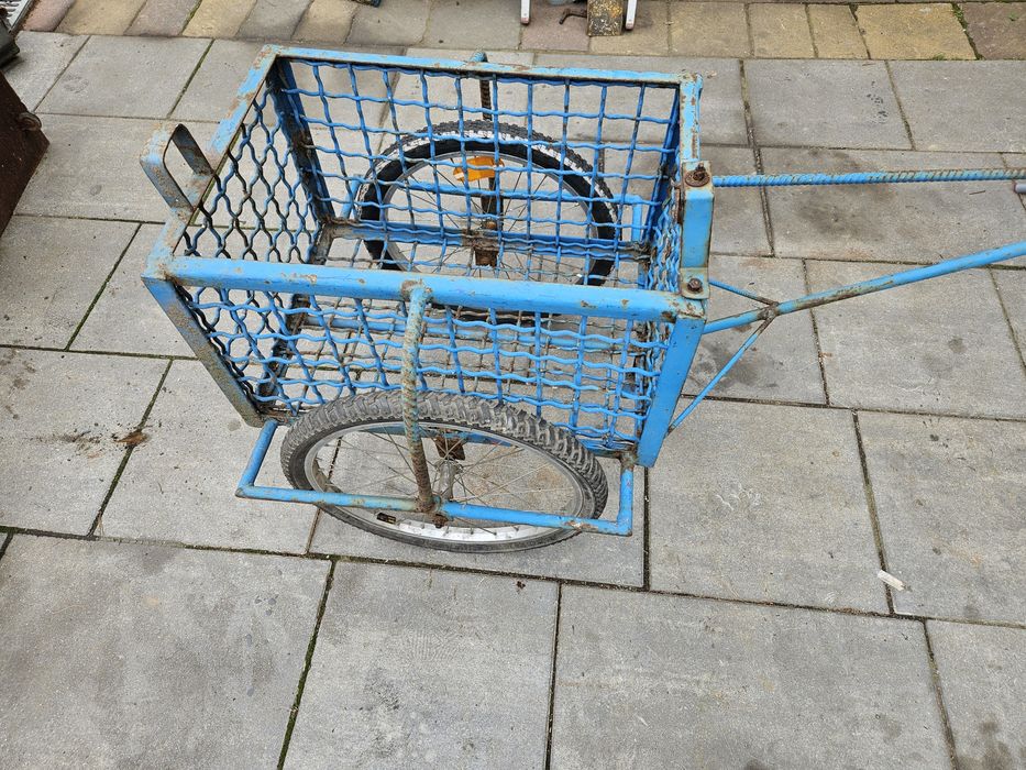 Wózek transportowy ogrodowy do roweru na działkę