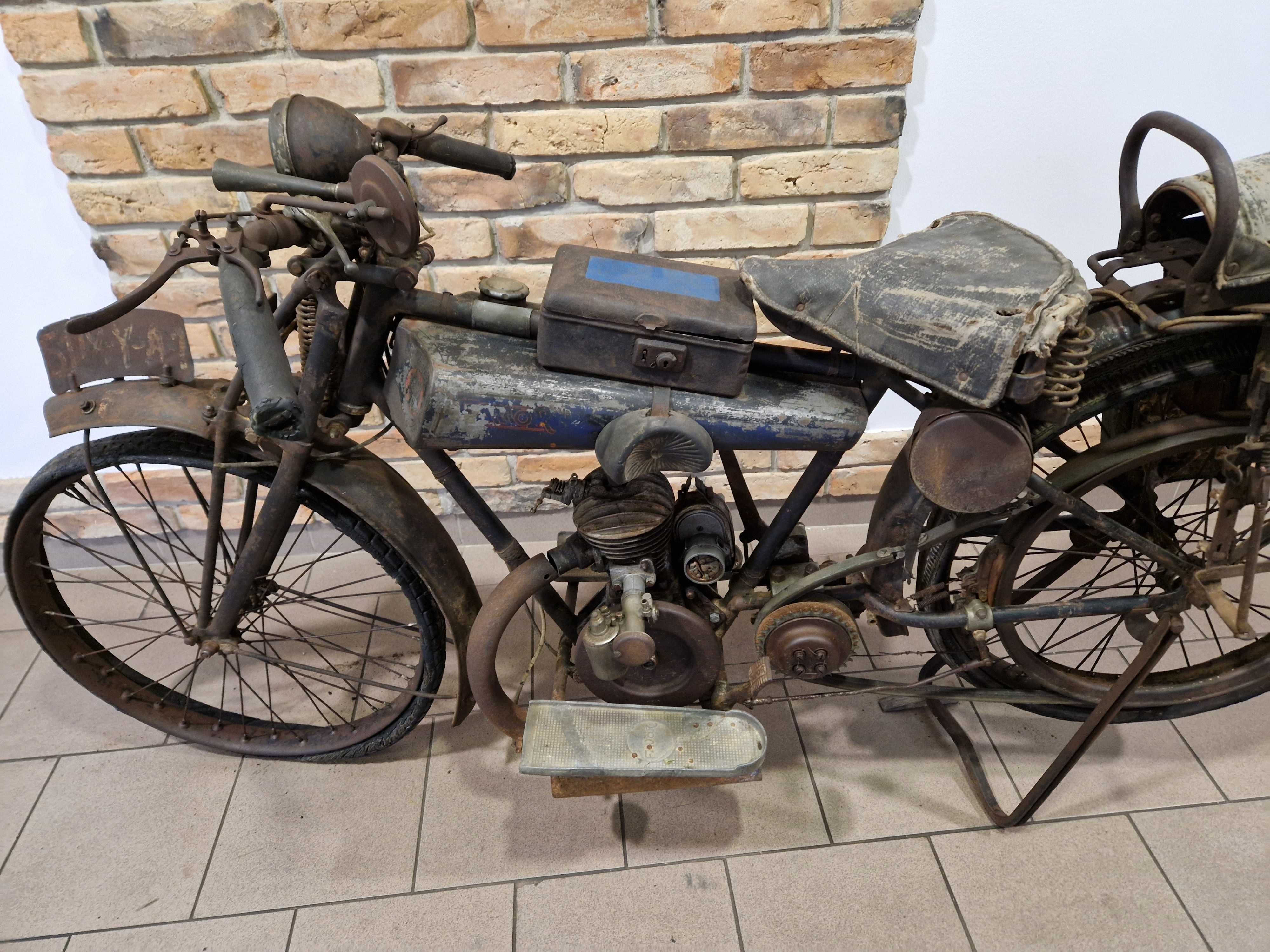 Stary motocykl Favor 175 rok produkcji 1925 (terrot zundapp dkw)