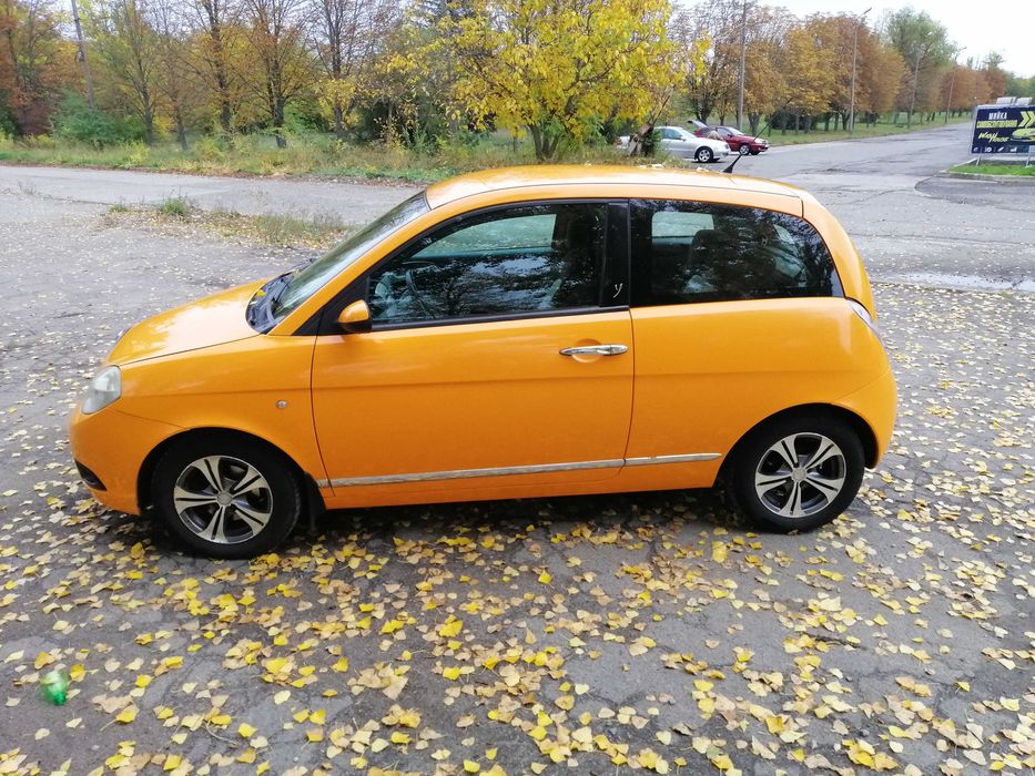 Авто Lancia Ypsilon