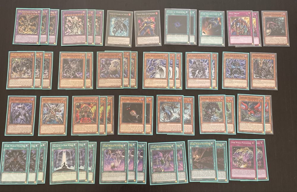 Yugioh Dark World + 120 cartas