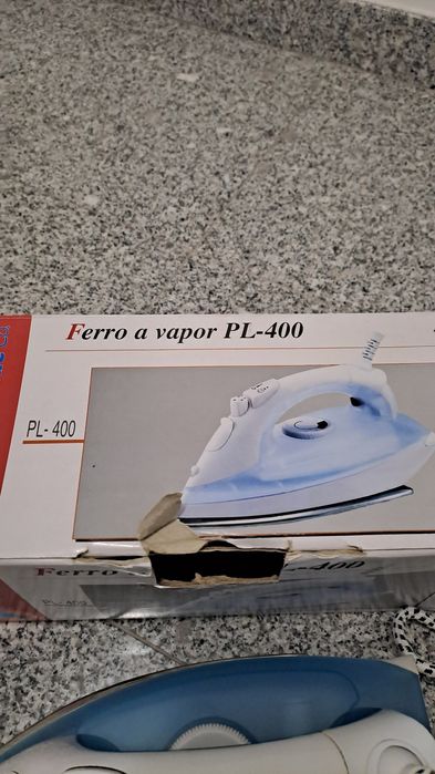 Ferro de engomar a vapor