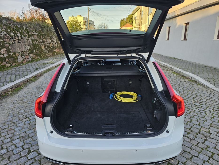 Volvo V90 T8 Plug-in Hybrid • Polestar 400cv • AWD