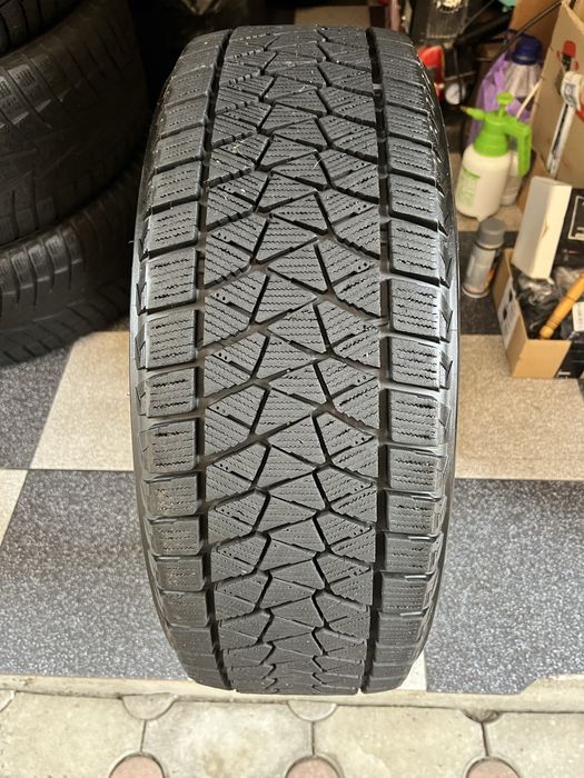 Bridgestone Blizzak DM-V2 225/60 R17 99S