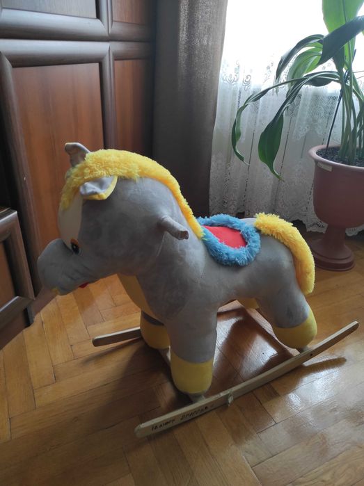 Коник-гойдалка дерев'яний