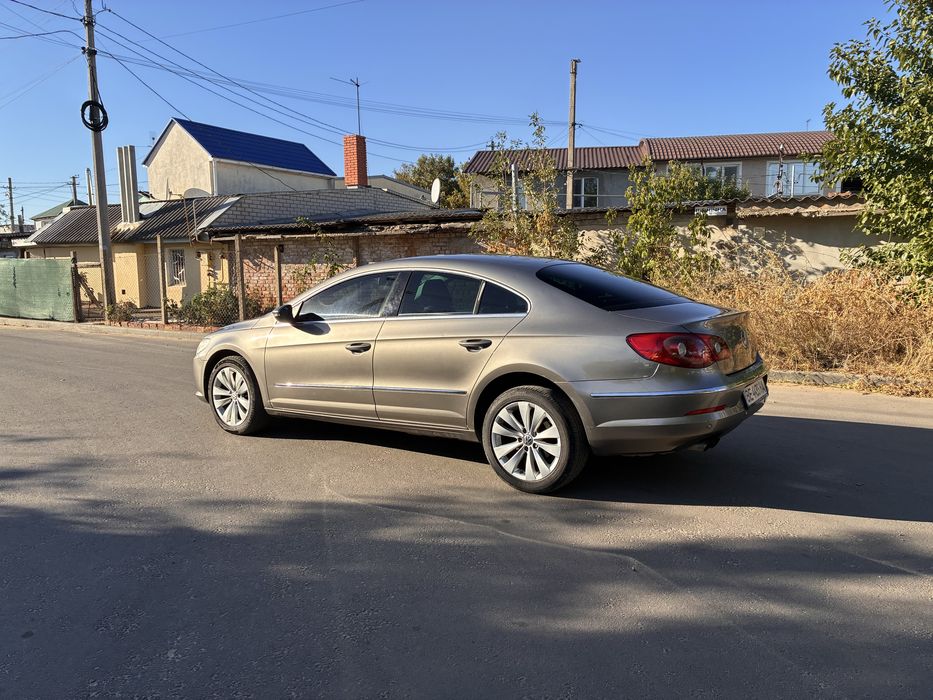 Продаю Volkswgen passat CC 2010 год