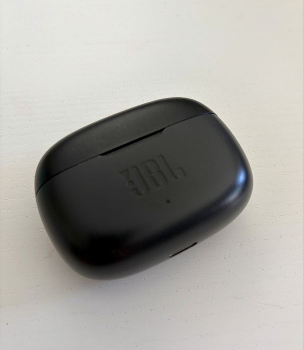 iPhone SE (2.Geracão) + JBL earpods Wave Beam bluetooth