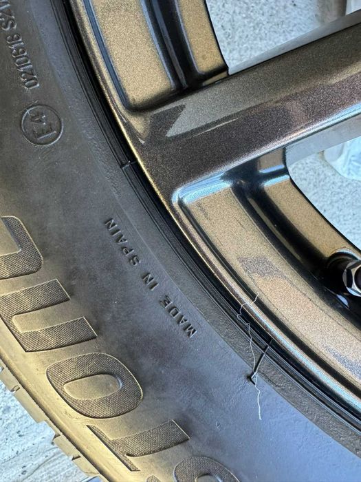 Шини зима BRIDGESTONE 255/60 R18 Blizzak.