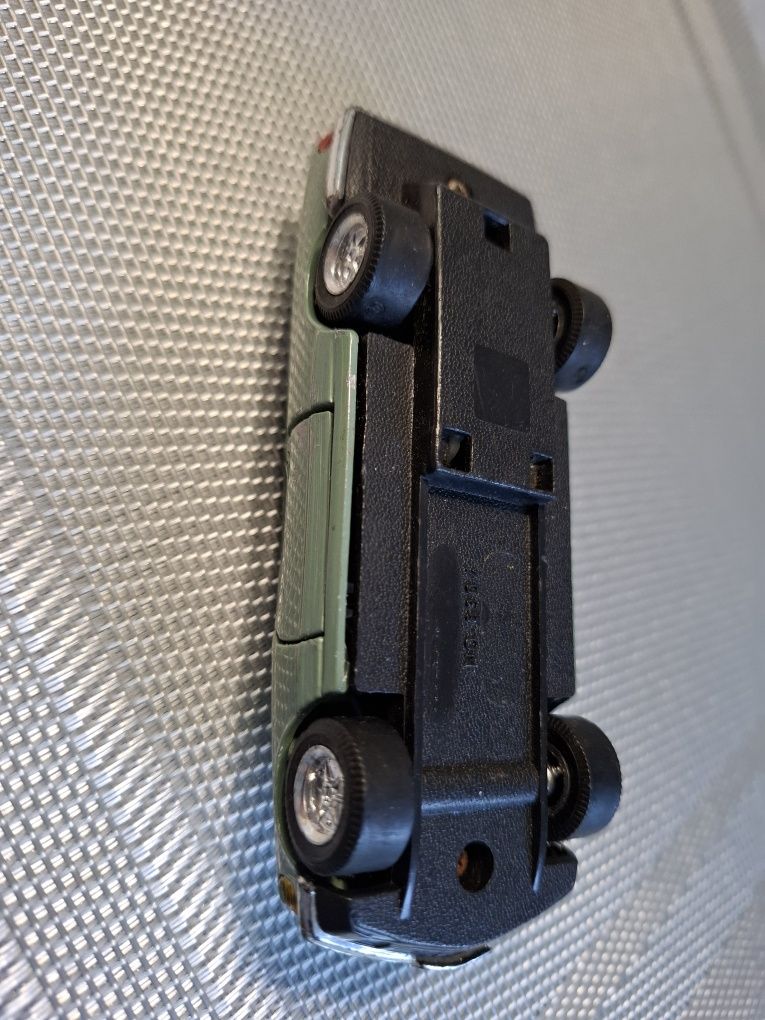 Model samochodu skala 1:43