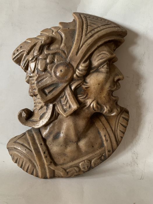 Статуэтки из гипса