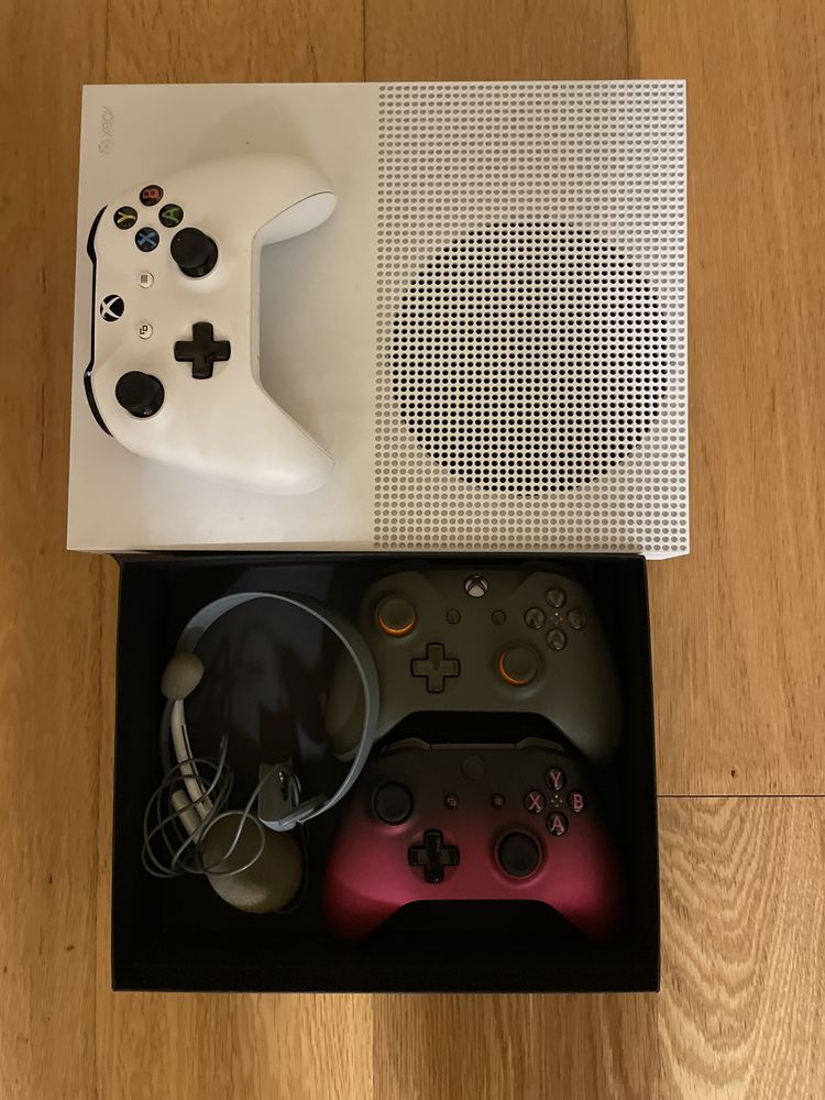 Xbox one S + comandos